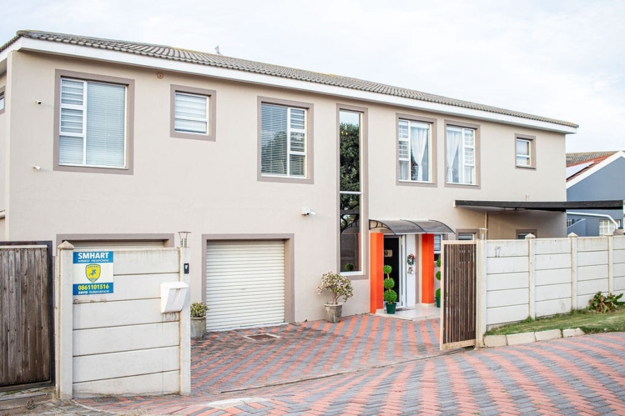 7 Bedroom Property for Sale in Aston Bay Eastern Cape